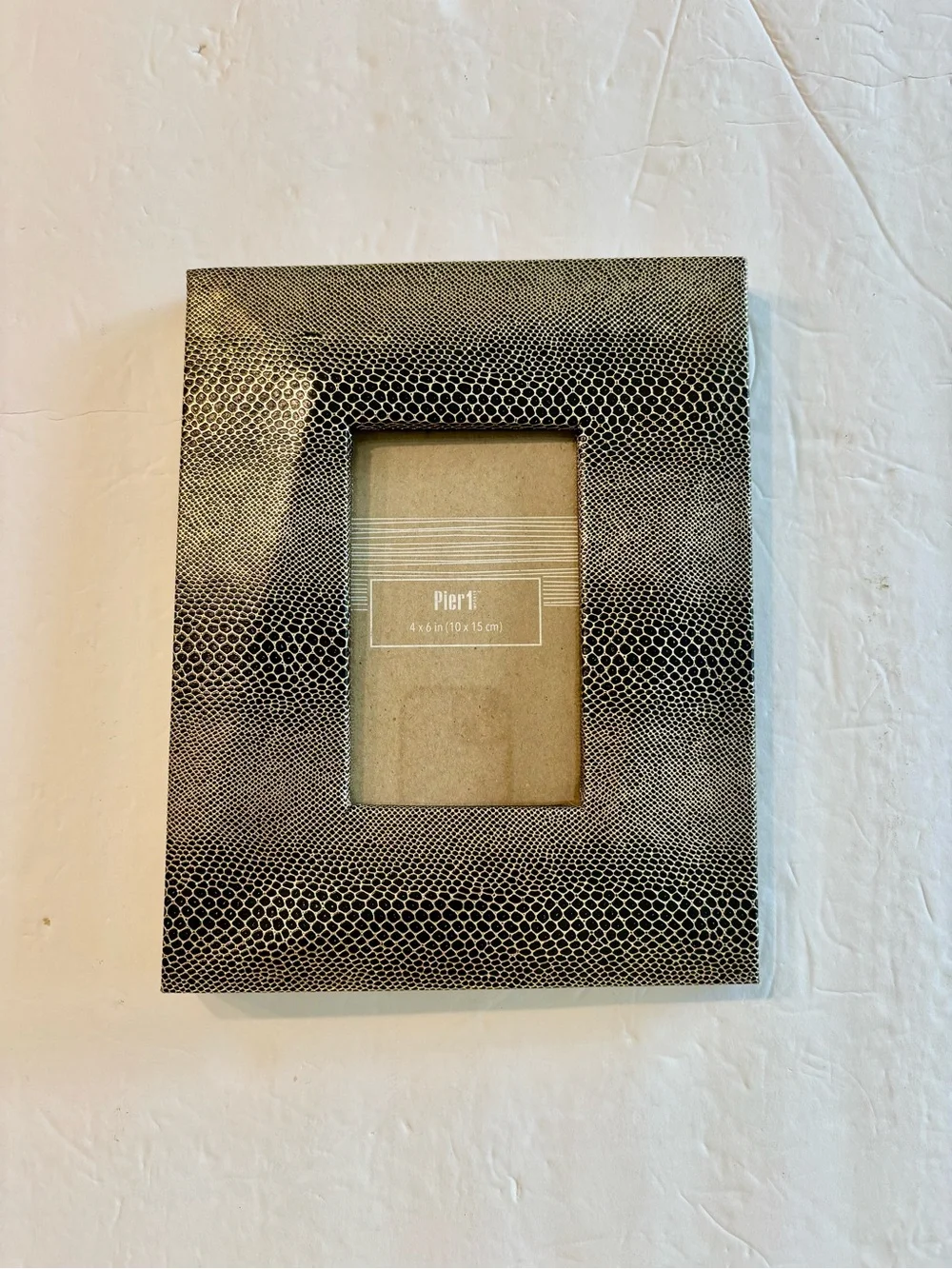 Pier 1 Black & Gold Honeycomb Patterned Photo Frame For 4x6 New Old Stock w/tag